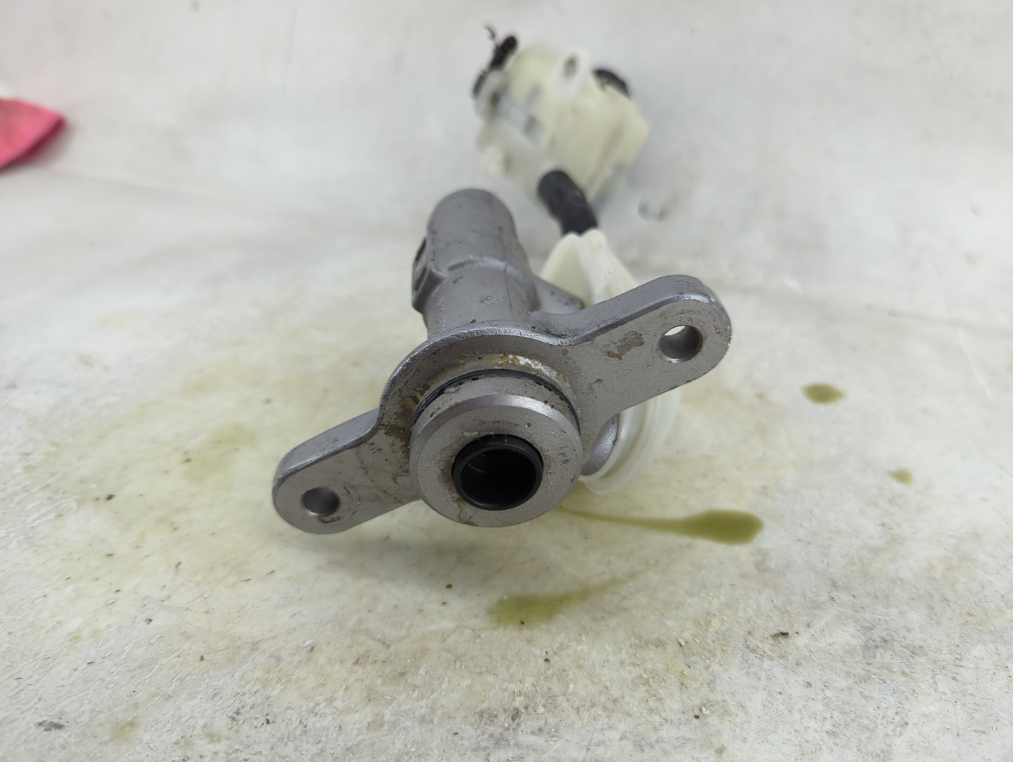 2013-2015 Honda Civic Brake Master Cylinder 1490574 - Oemusedautoparts1.com