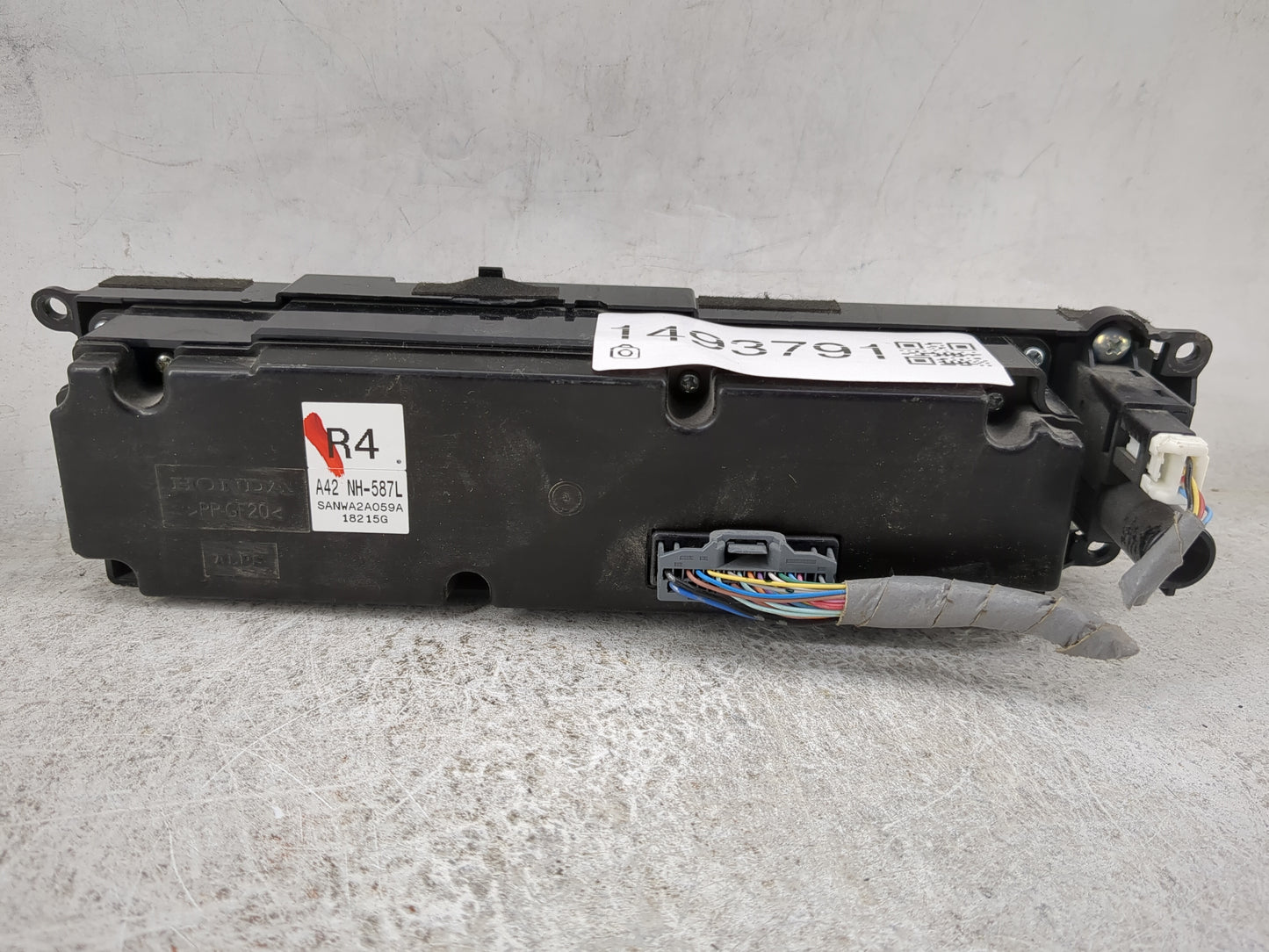 2013-2015 Honda Civic Climate Control Module Temperature AC/Heater Replacement P/N:A42 NH-587L SANWA2A059A Fits OEM Used Aut