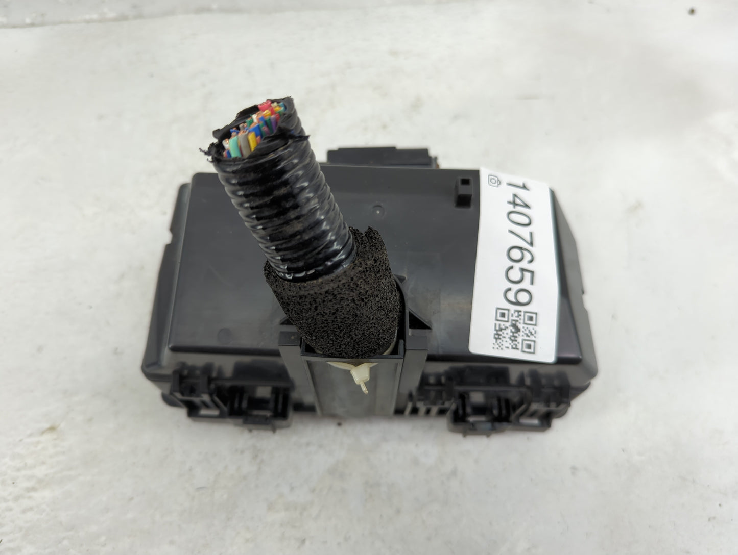 2015-2016 Honda Cr-V Fusebox Fuse Box Panel Relay Module Fits Fits 2015 2016 OEM Used Auto Parts - Oemusedautoparts1.com