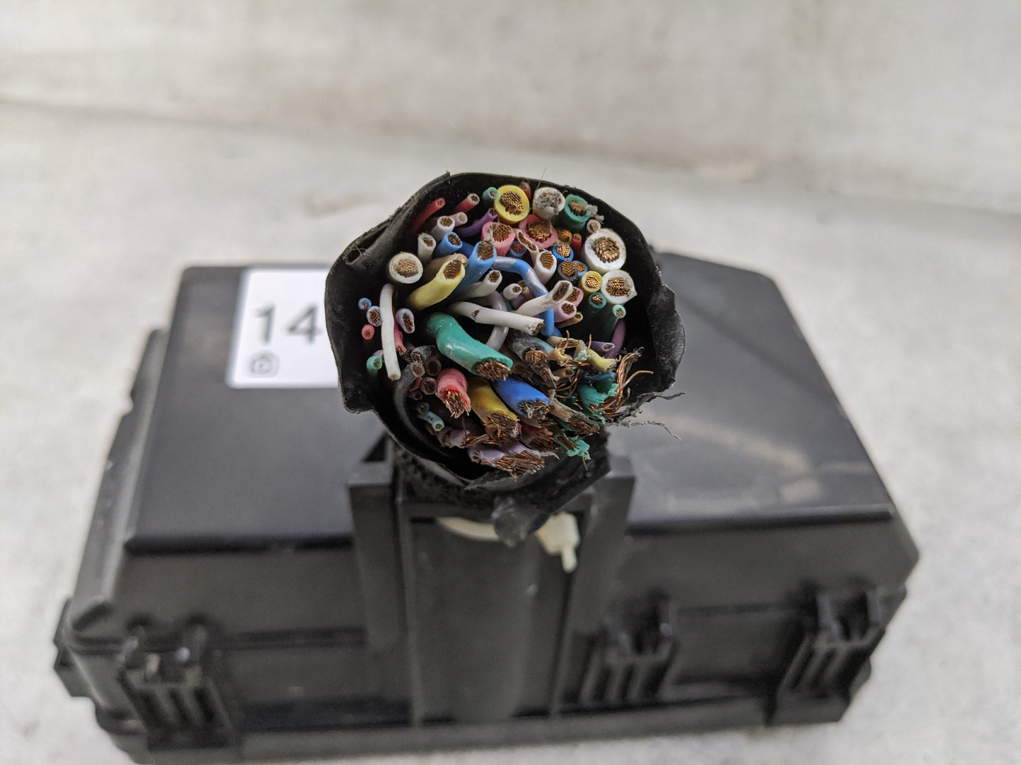 2015 Honda Cr-V Fusebox Fuse Box Panel Relay Module P/N:TZ4 A011 AO 291R303W7R Fits OEM Used Auto Parts - Oemusedautoparts1.