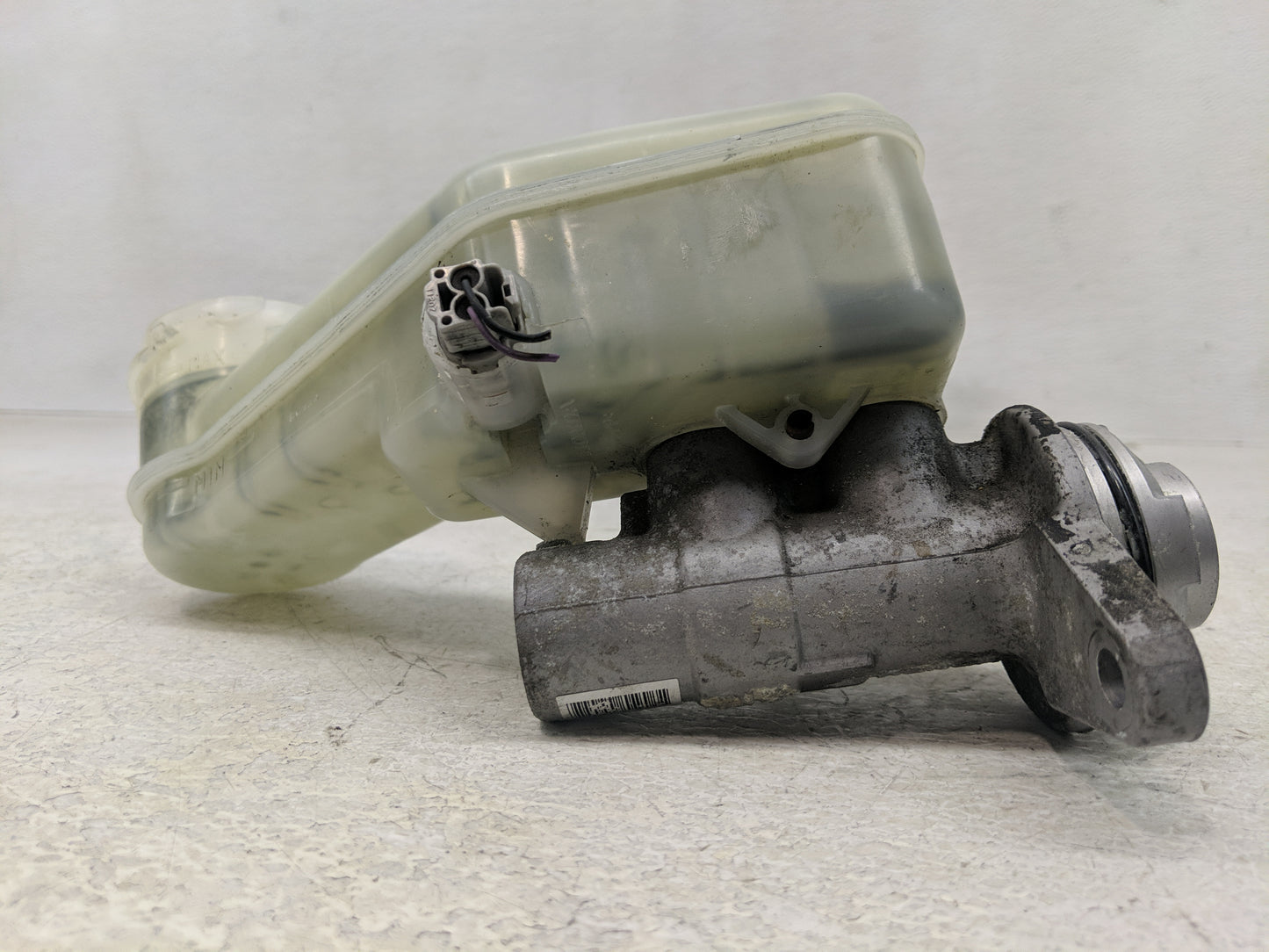 2011-2017 Honda Odyssey Brake Master Cylinder - Oemusedautoparts1.com