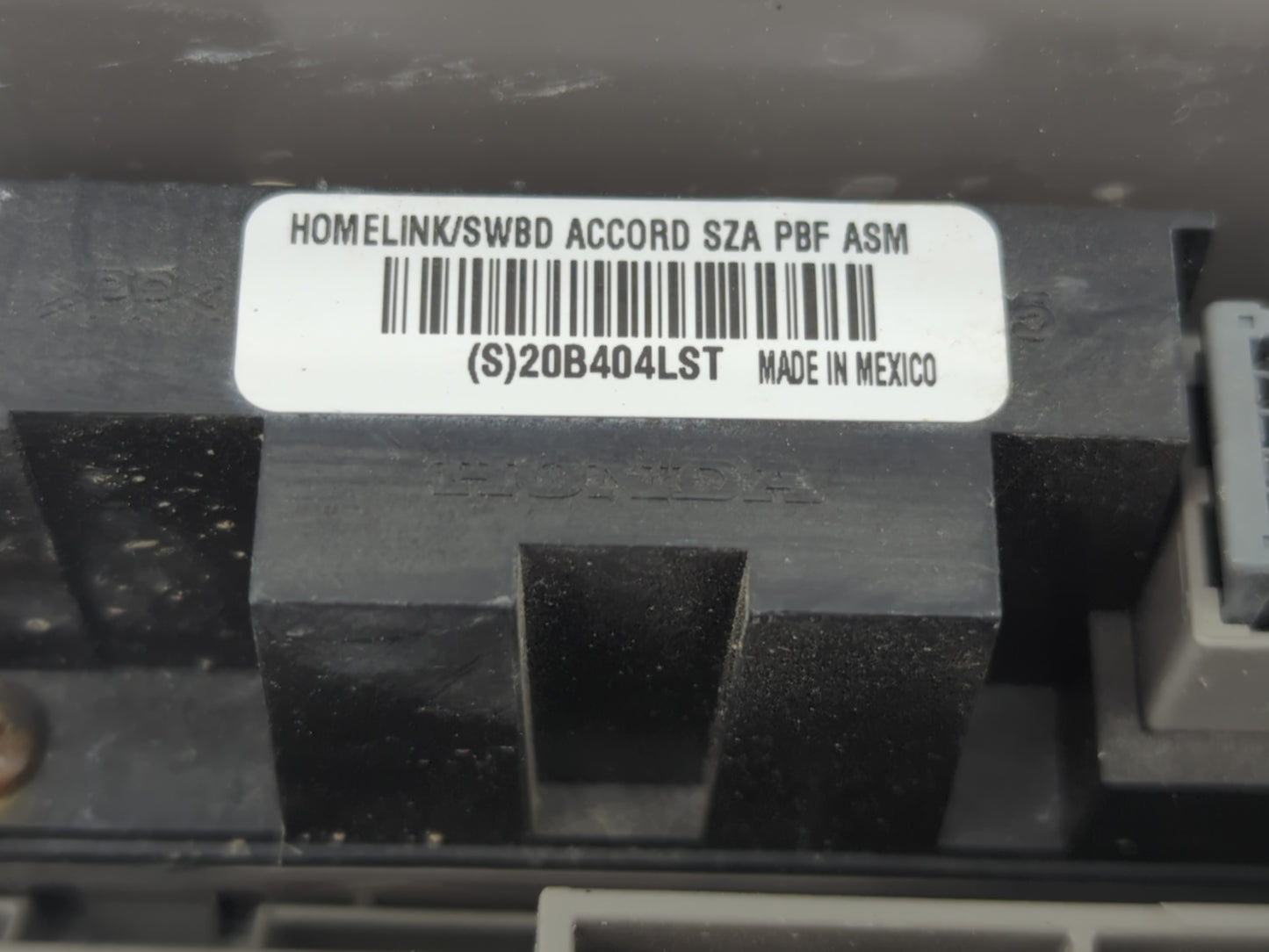 2015 Honda Odyssey Overhead Roof Console - Oemusedautoparts1.com