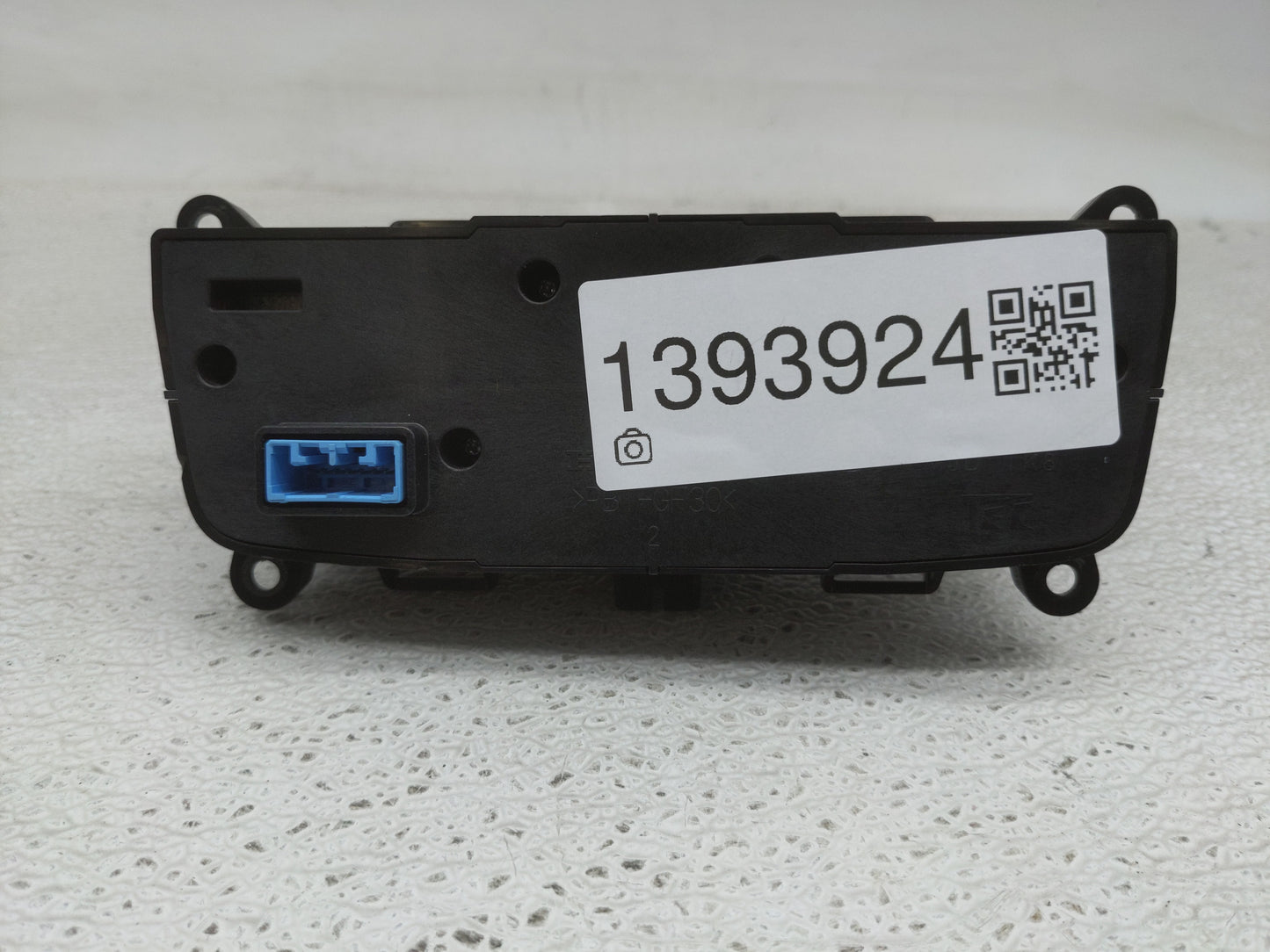 2014-2017 Honda Odyssey Radio Control Panel - Oemusedautoparts1.com