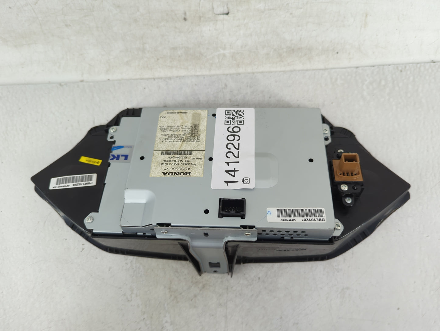 2014-2017 Honda Odyssey Information Display Screen - Oemusedautoparts1.com