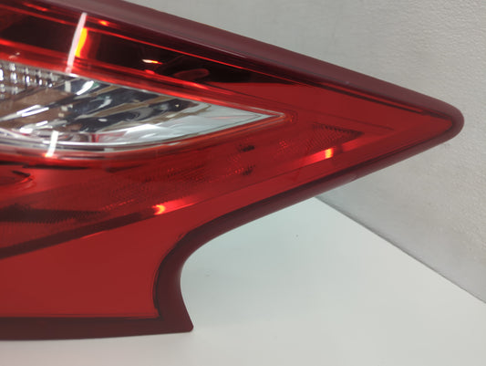 2009-2015 Honda Pilot Tail Light Assembly Passenger Right OEM P/N:05171810 11-6887-00-1N Fits OEM Used Auto Parts