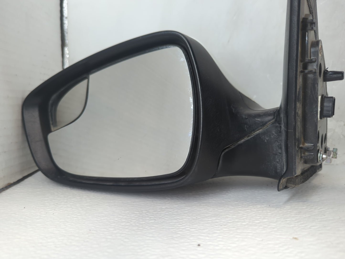 2014-2017 Hyundai Accent Driver Side View Mirror - Left Door Mirror OEM Used - Oemusedautoparts1.com