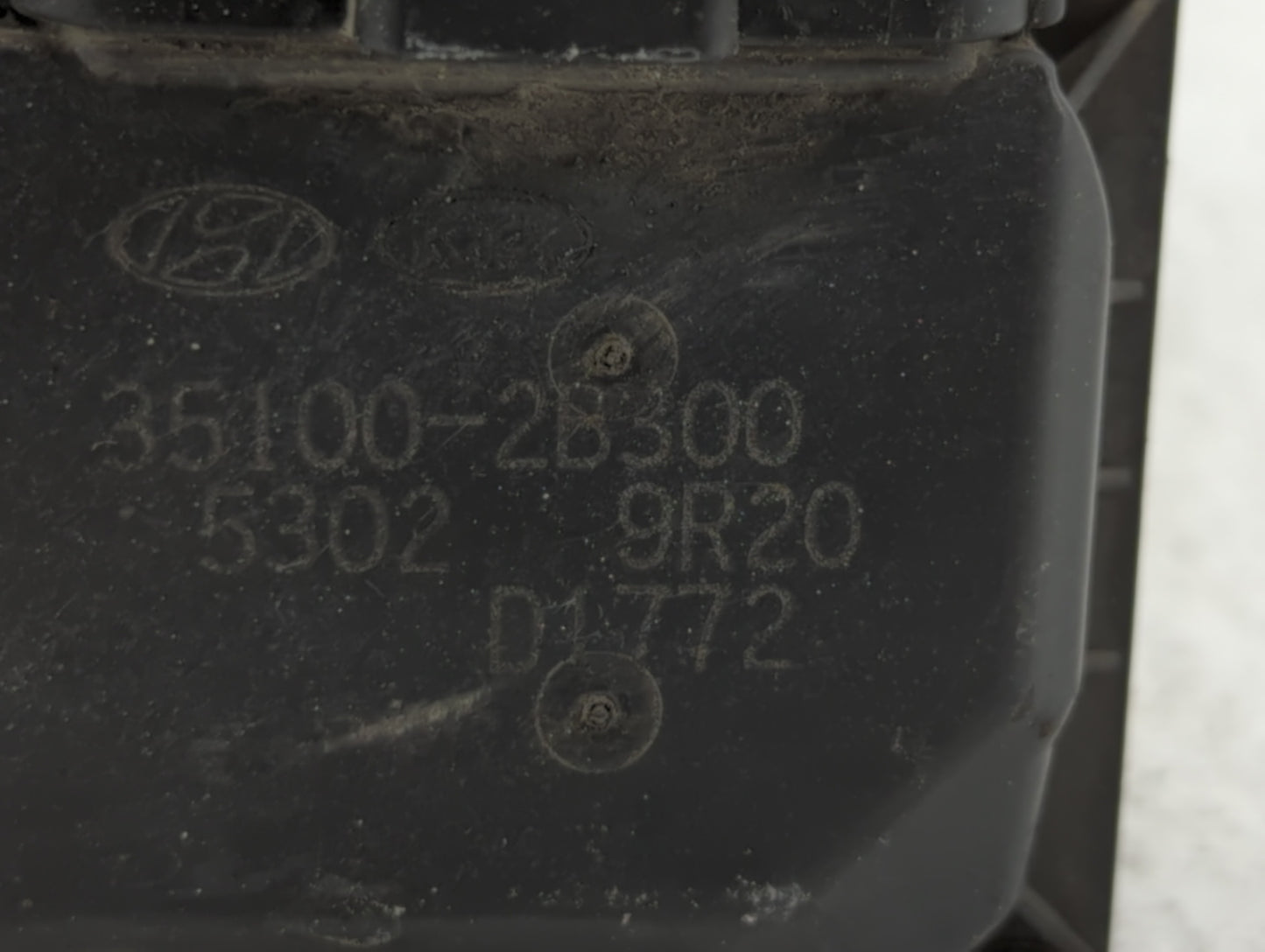 2012-2019 Hyundai Accent Throttle Body P/N:35100-2B300 Fits Fits 2012 2013 2014 2015 2016 2017 2018 2019 OEM Used Auto Parts