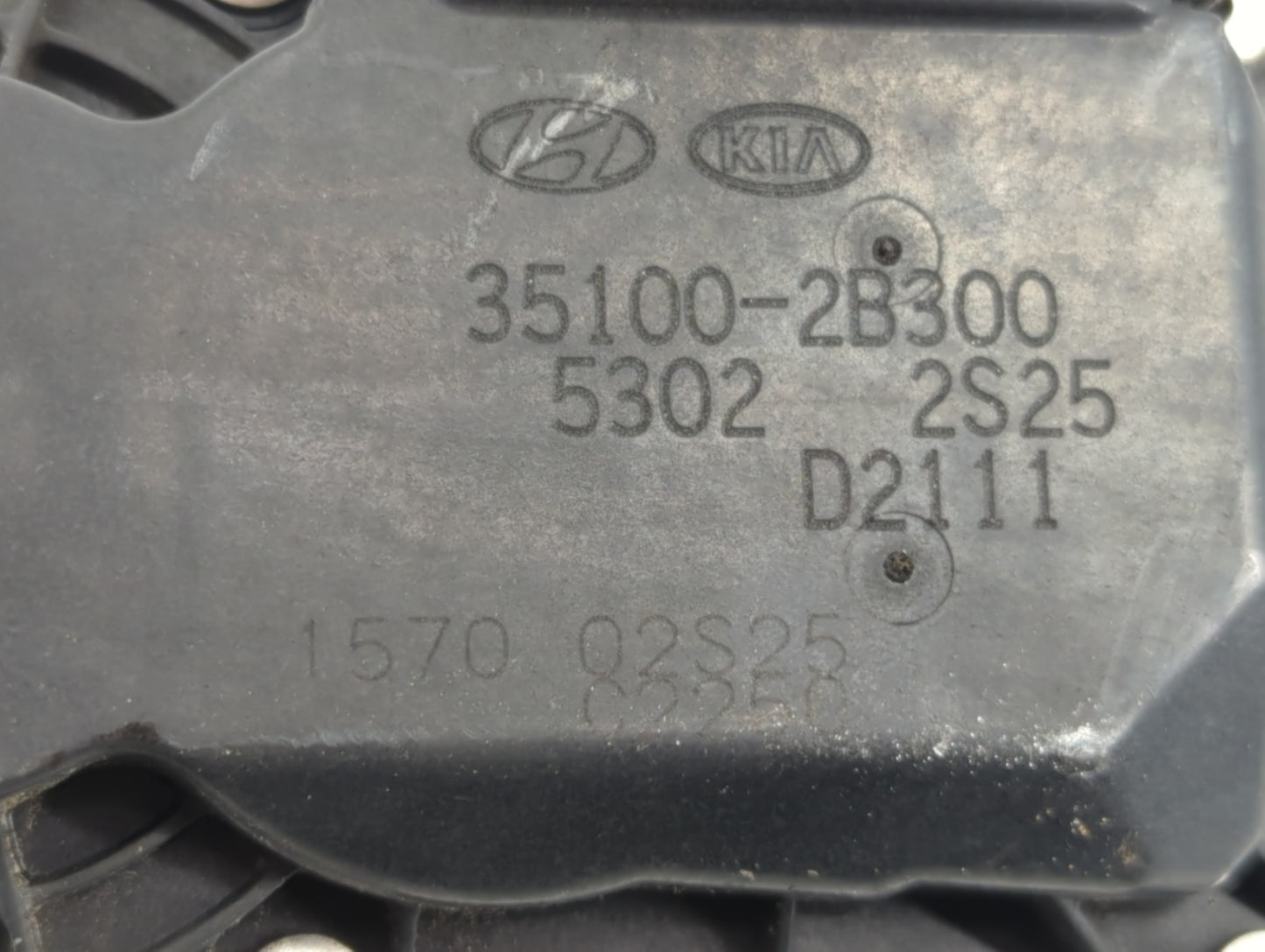 2012-2019 Hyundai Accent Throttle Body P/N:35100-2B300 Fits Fits 2012 2013 2014 2015 2016 2017 2018 2019 OEM Used Auto Parts