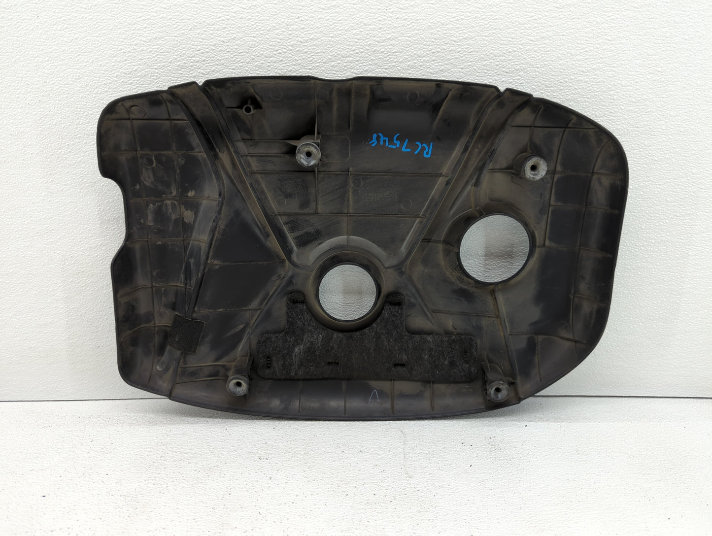 2015 Hyundai Elantra Engine Cover - Oemusedautoparts1.com