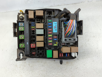 2014-2015 Hyundai Elantra Fusebox Fuse Box Panel Relay Module P/N:91950-A5712 Fits Fits 2014 2015 OEM Used Auto Parts