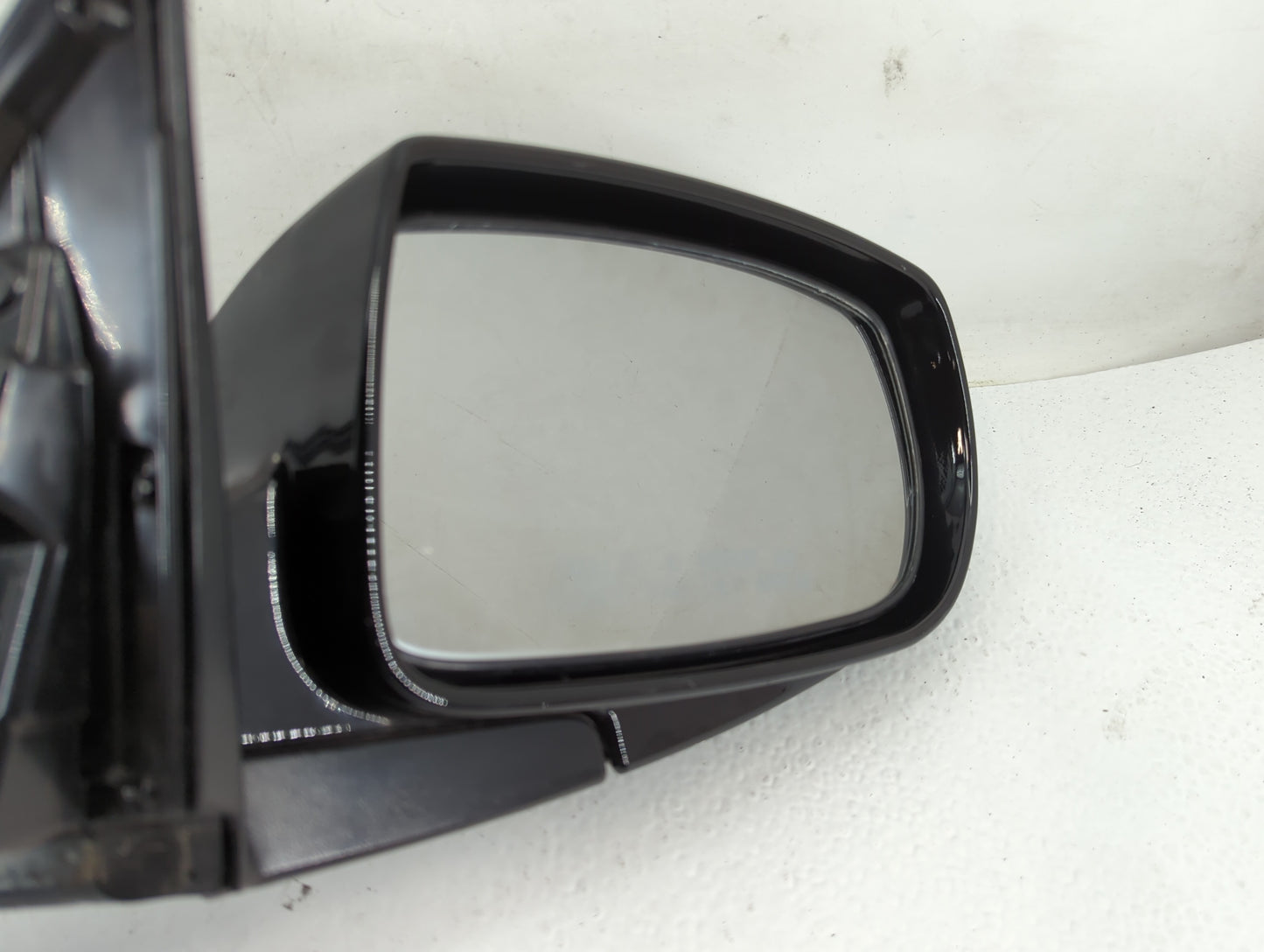 2009-2016 Hyundai Genesis Passenger Side View Mirror - Right Door Mirror OEM Used - Oemusedautoparts1.com