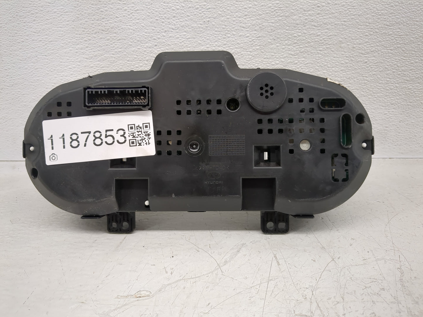 2014-2016 Hyundai Genesis Instrument Cluster Speedometer Gauges P/N:94031-2M320 Fits Fits 2014 2015 2016 OEM Used Auto Parts
