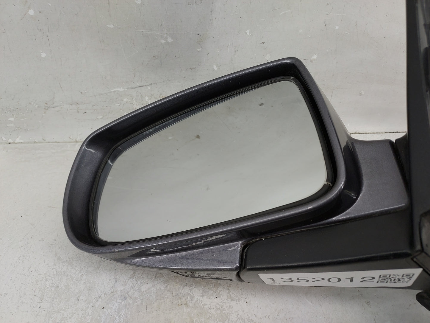 2009-2016 Hyundai Genesis Driver Side View Mirror - Left Door Mirror OEM Used - Oemusedautoparts1.com