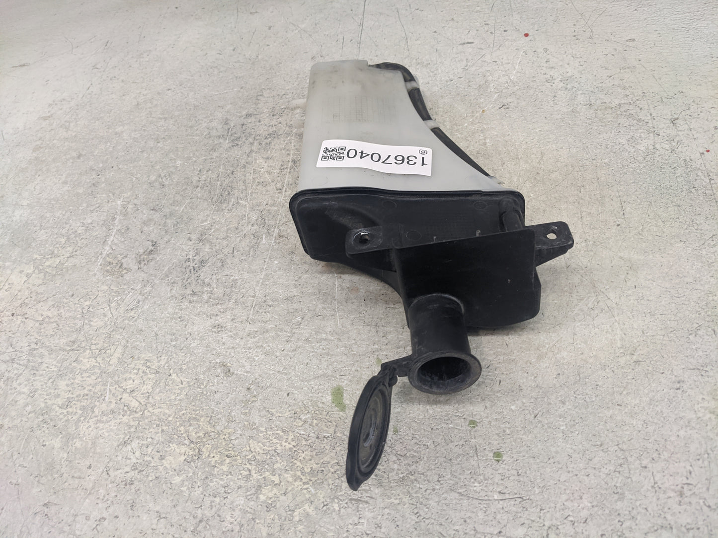 2013 Hyundai Genesis Radiator Coolant Overflow Expansion Tank Bottle - Oemusedautoparts1.com