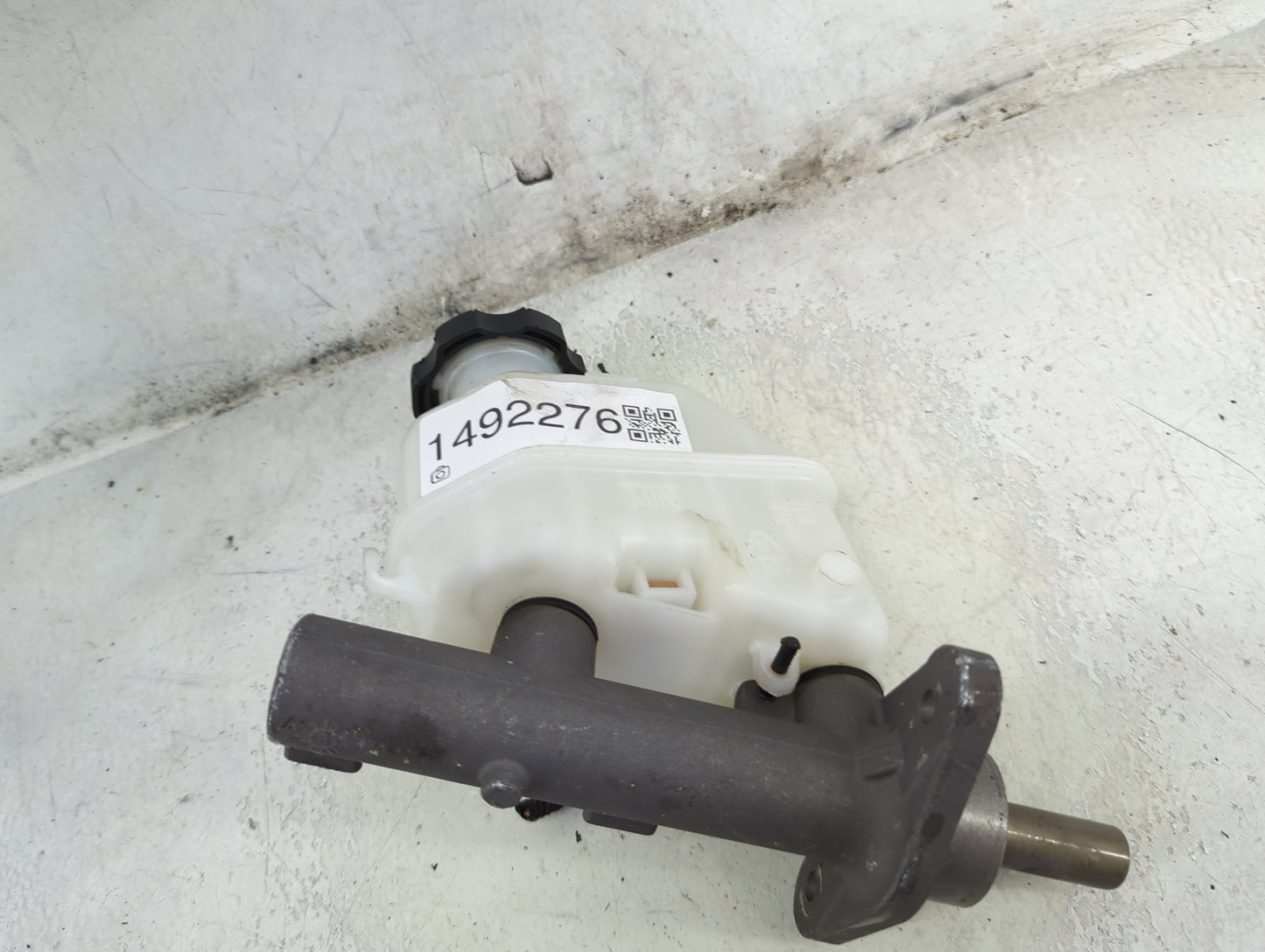 2009-2016 Hyundai Genesis Brake Master Cylinder 1492276 - Oemusedautoparts1.com