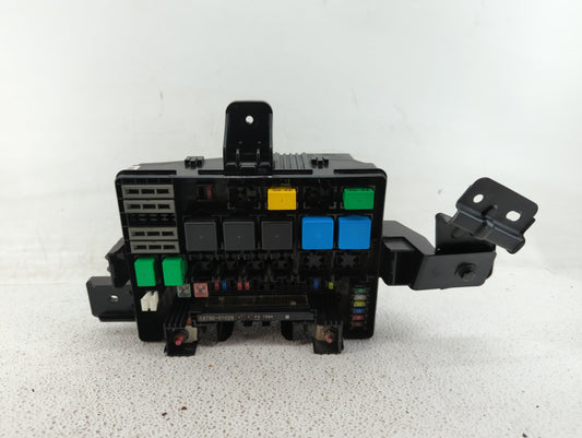 2015-2016 Hyundai Genesis Fusebox Fuse Box Panel Relay Module P/N:91261 2M712 Fits Fits 2015 2016 OEM Used Auto Parts
