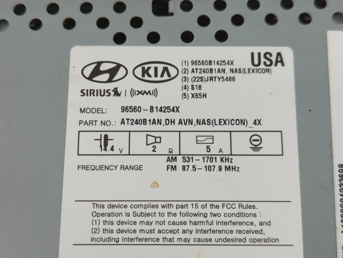 2015-2015 Hyundai Genesis Am Fm Cd Player Radio Receiver - Oemusedautoparts1.com