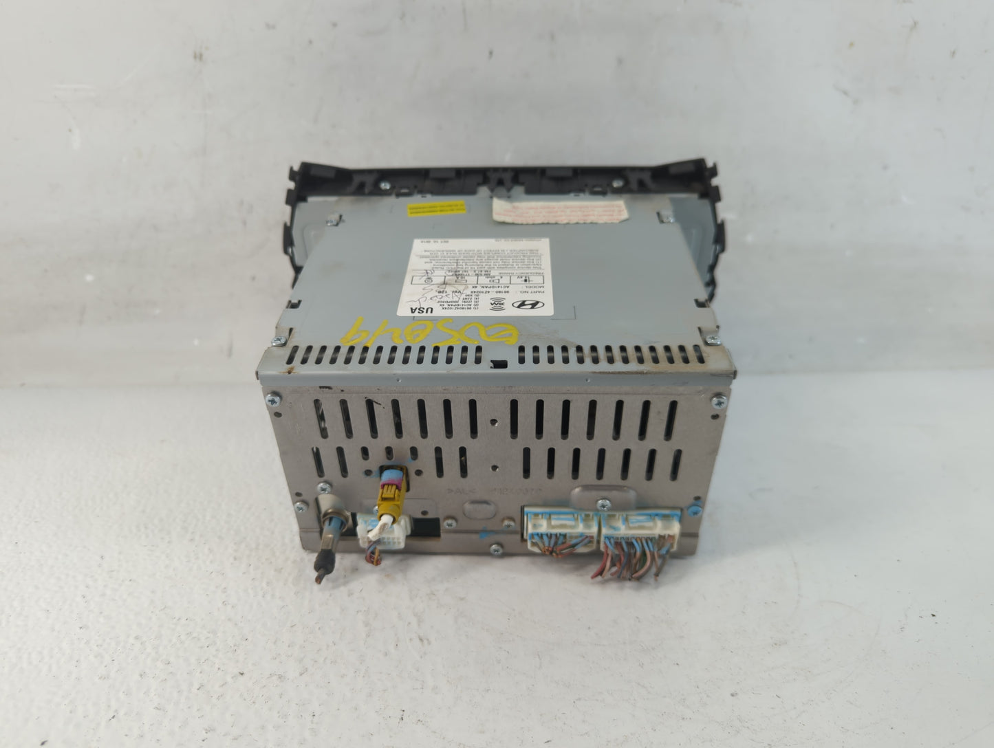 2015-2016 Hyundai Santa Fe Radio AM FM Cd Player Receiver Replacement P/N:96180-4Z1024X Fits Fits 2015 2016 OEM Used Auto Pa