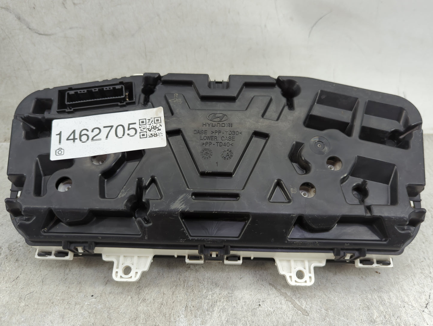 2015 Hyundai Sonata Instrument Cluster Speedometer Gauges P/N:94031-C2000 Miles: Fits OEM Used Auto Parts - Oemusedautoparts