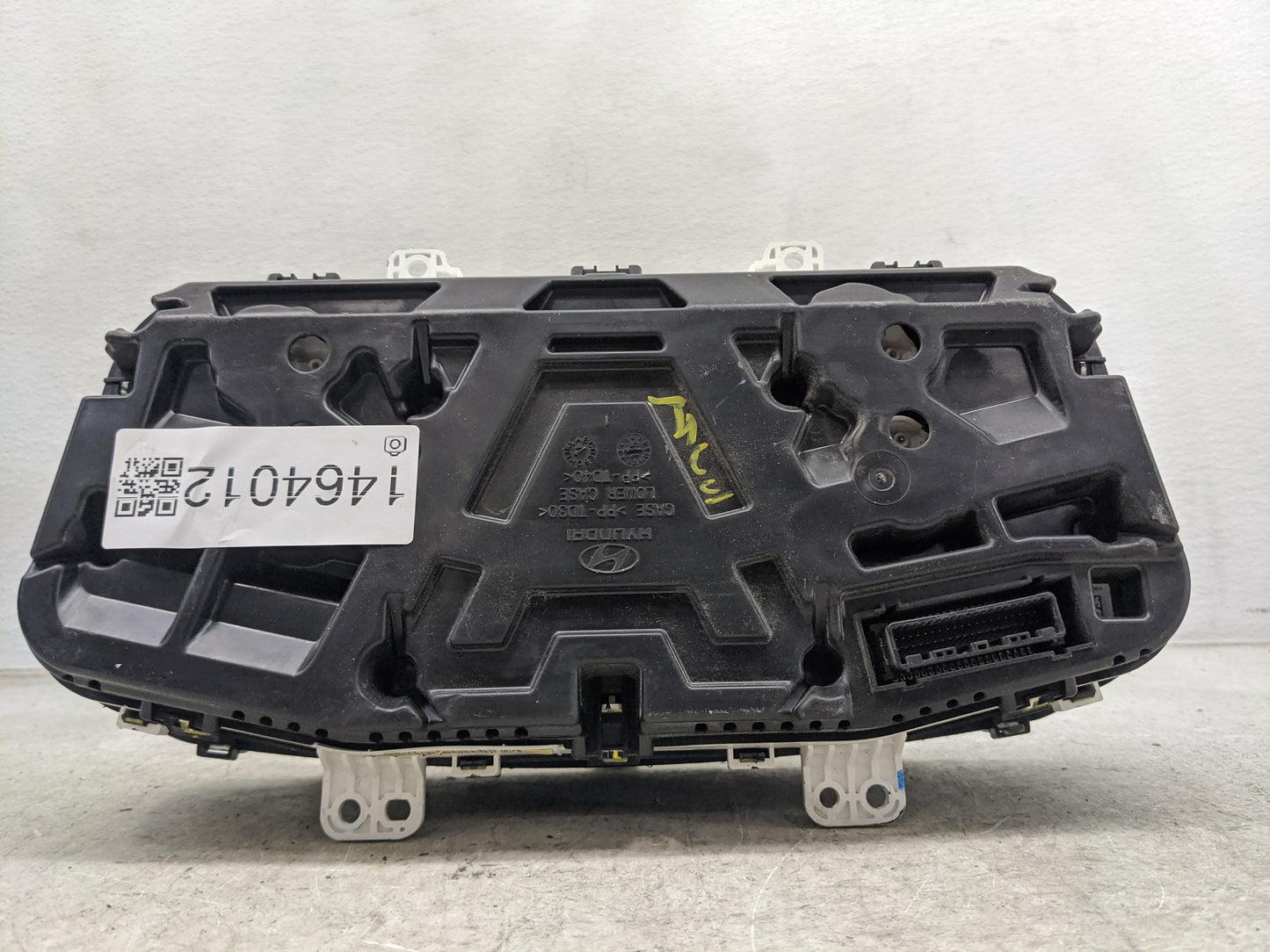 2015 Hyundai Sonata Instrument Cluster Speedometer Gauges P/N:94001-C2000 A2C90861101 Miles:74K Fits OEM Used Auto Parts - O