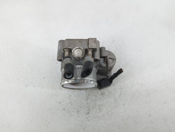 2015-2019 Hyundai Sonata Throttle Body P/N:35100-2G610 Fits Fits 2015 2016 2017 2018 2019 2020 2021 OEM Used Auto Parts