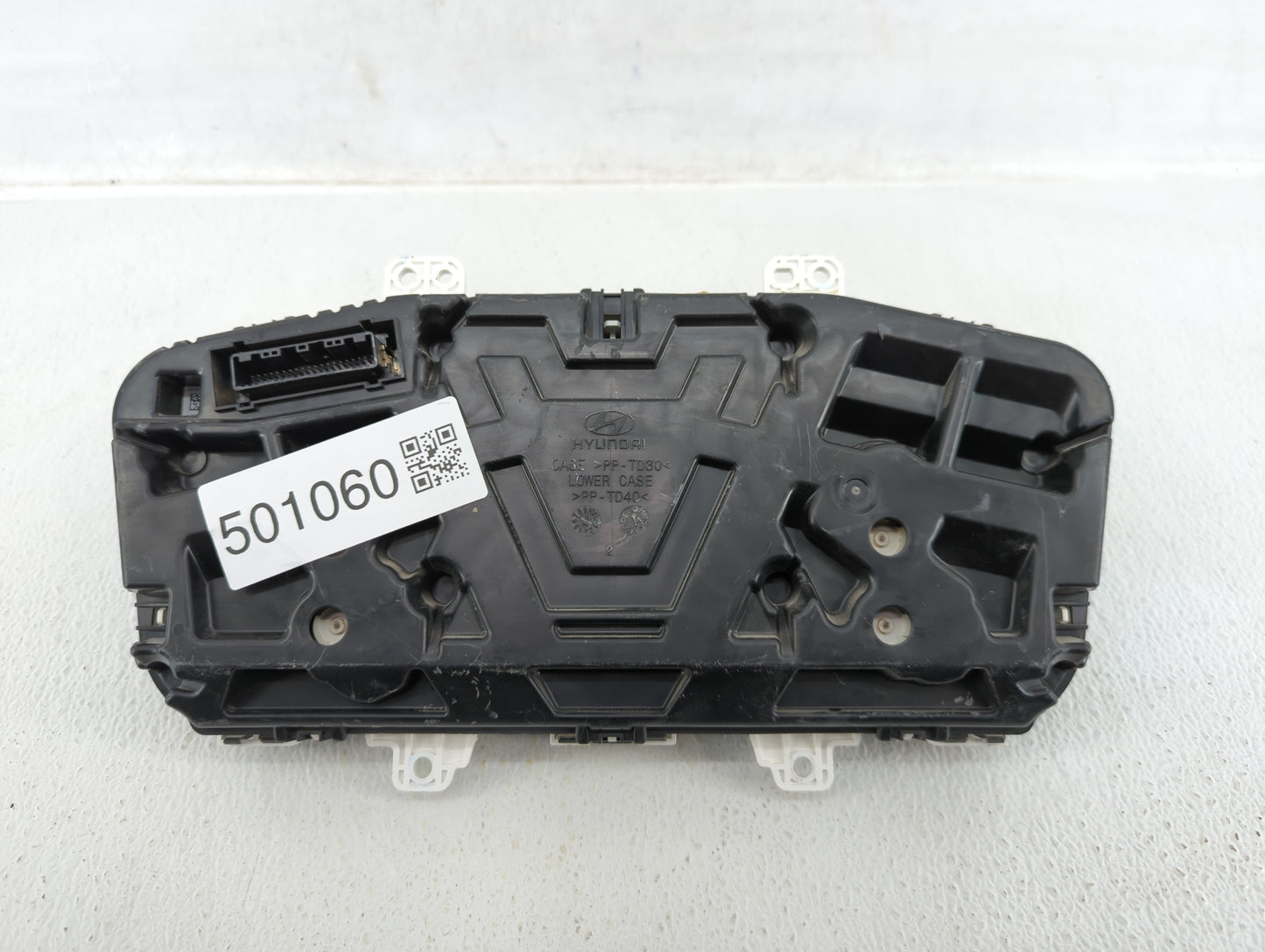 2015 Hyundai Sonata Instrument Cluster Speedometer Gauges P/N:94011-C2000 94001-C2000 Fits OEM Used Auto Parts - Oemusedauto