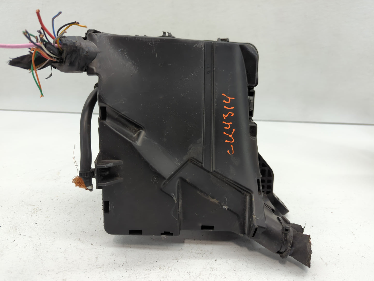 2015 Hyundai Sonata Fusebox Fuse Box Panel Relay Module P/N:VS91200C2020LA Fits OEM Used Auto Parts - Oemusedautoparts1.com