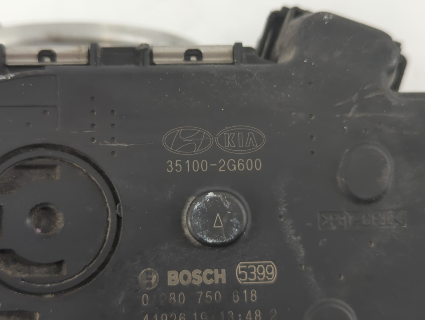 2015-2019 Hyundai Sonata Throttle Body P/N:35100-2G600 Fits Fits 2015 2016 2017 2018 2019 2020 2021 OEM Used Auto Parts - Oe