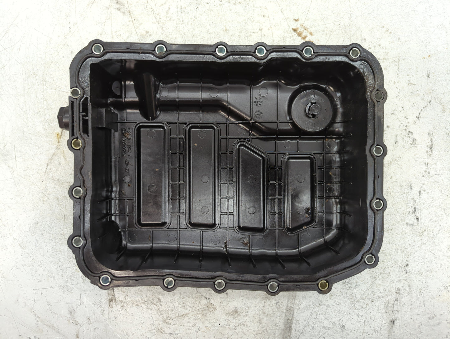 2013-2019 Hyundai Sonata Engine Oil Pan P/N:45280-3B811 Fits Fits 2013 2014 2015 2016 2017 2018 2019 2020 2021 OEM Used Auto
