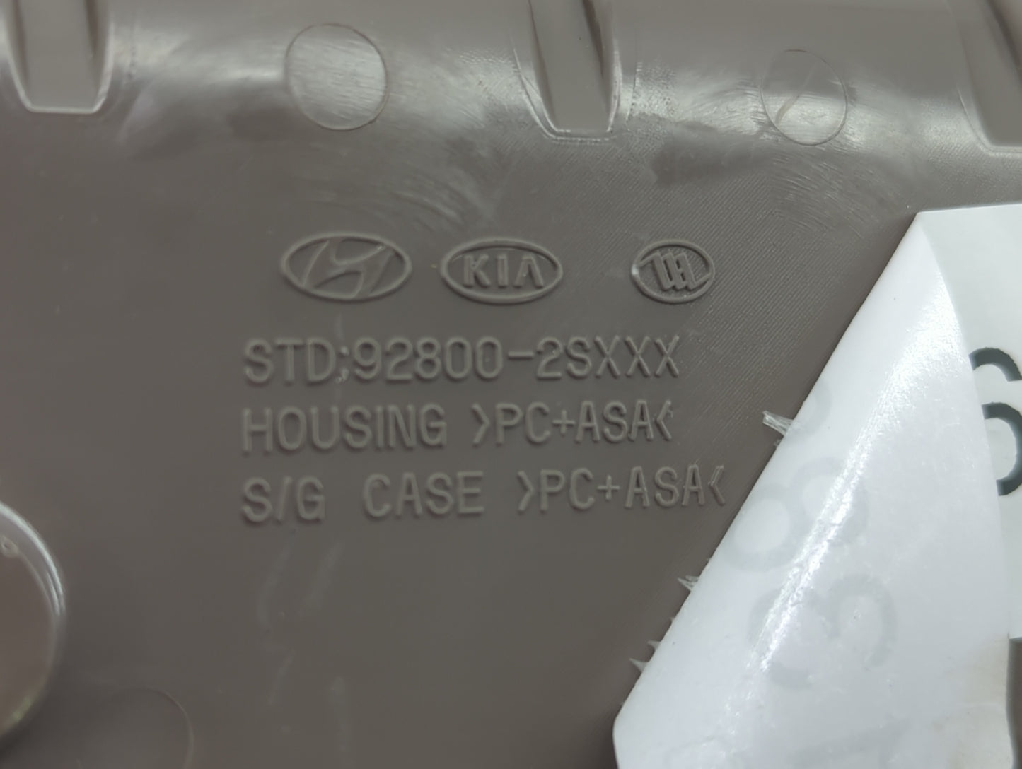 2010-2016 Hyundai Tucson Overhead Roof Console 1388868 - Oemusedautoparts1.com