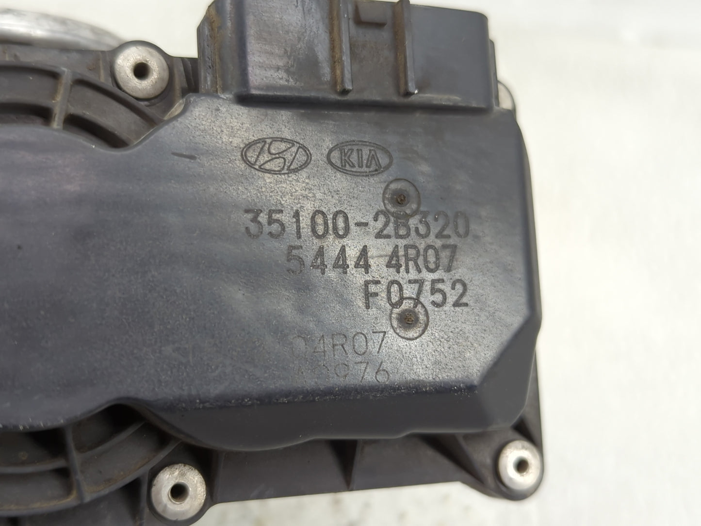 2015-2020 Hyundai Veloster Throttle Body P/N:35100-2B320 Fits Fits 2015 2016 2017 2018 2019 2020 2021 2022 OEM Used Auto Par