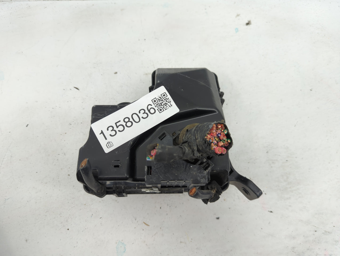 2015-2017 Hyundai Veloster Fusebox Fuse Box Panel Relay Module P/N:91941-2V320 Fits Fits 2015 2016 2017 OEM Used Auto Parts