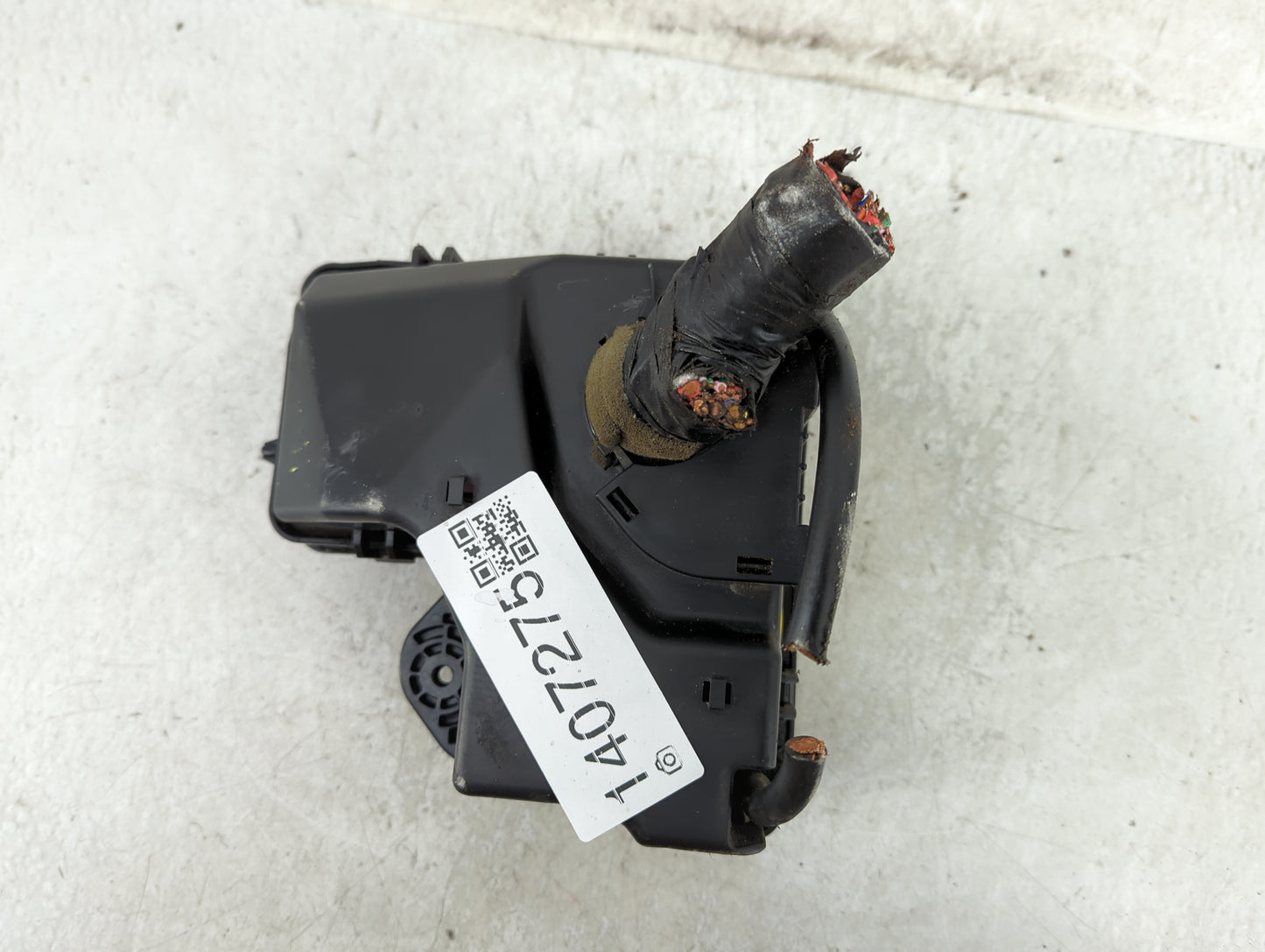 2015-2017 Hyundai Veloster Fusebox Fuse Box Panel Relay Module P/N:N91305-2V026-16 Fits Fits 2015 2016 2017 OEM Used Auto Pa