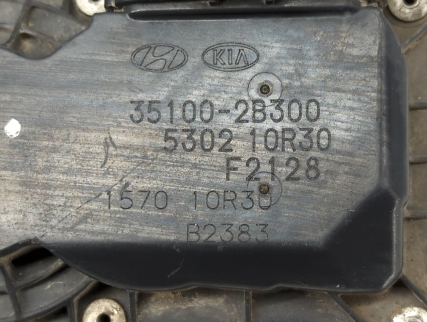 2012-2017 Hyundai Veloster Throttle Body P/N:35100-2B300 Fits Fits 2012 2013 2014 2015 2016 2017 2018 2019 OEM Used Auto Par