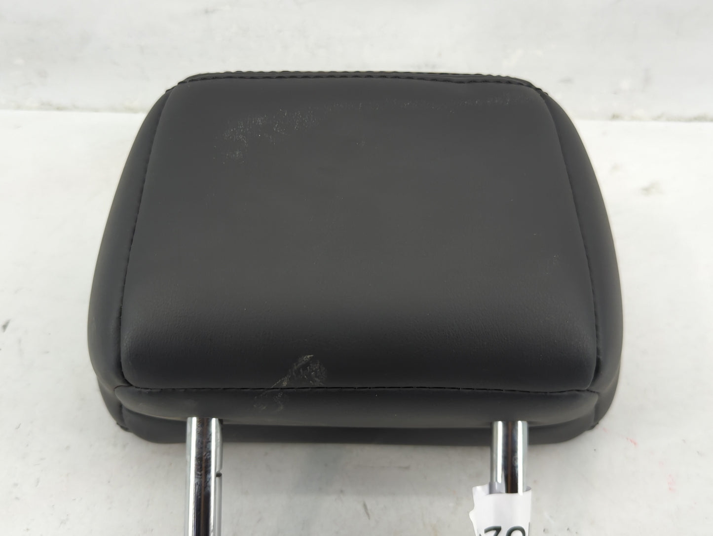 2015 Infiniti Q50 Headrest Head Rest Rear Center Seat Fits OEM Used Auto Parts - Oemusedautoparts1.com