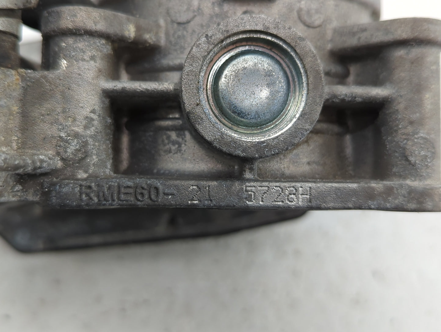 2014-2018 Infiniti Q50 Throttle Body P/N:RME60-21 RME60-16 Fits OEM Used Auto Parts - Oemusedautoparts1.com