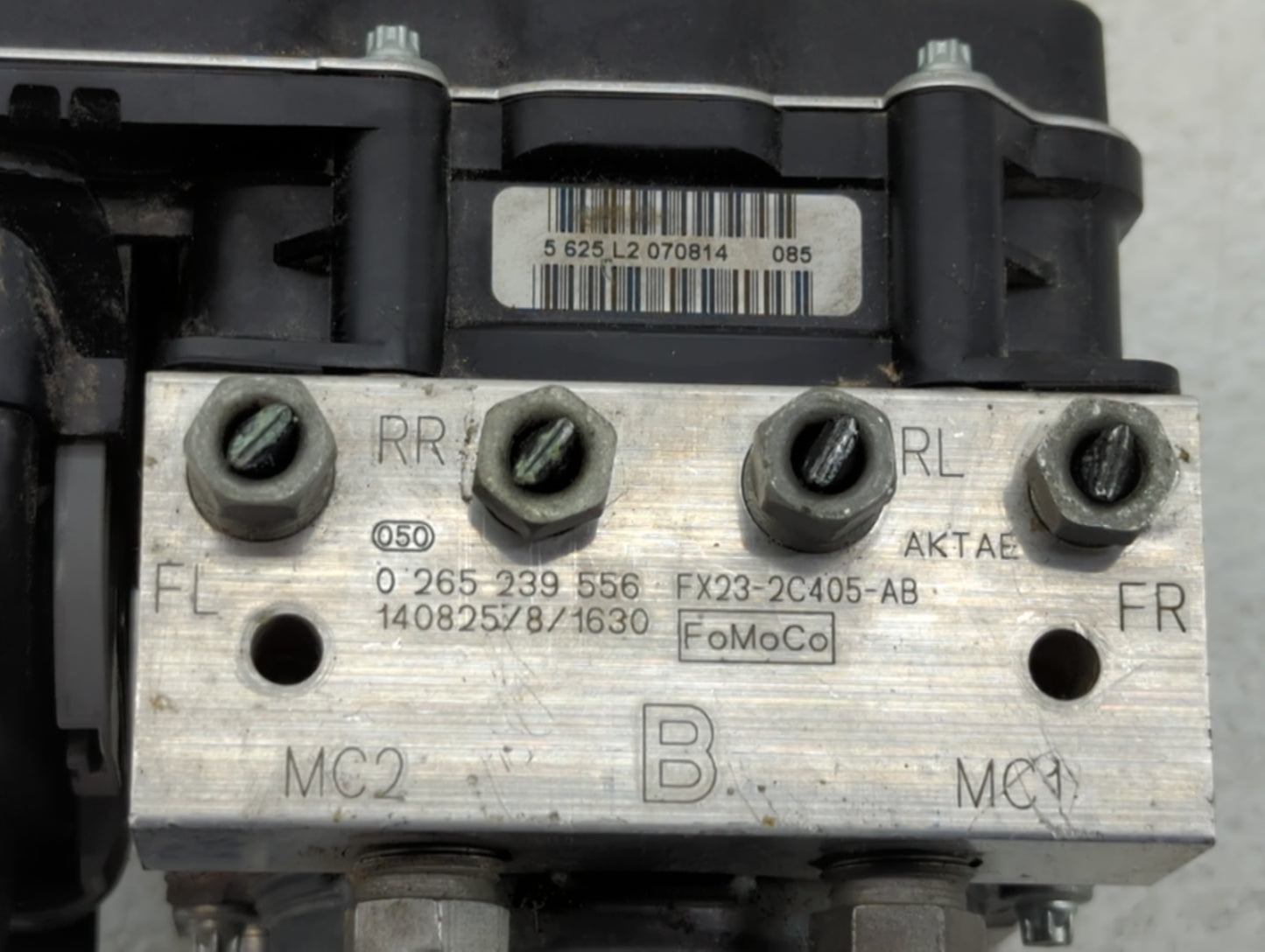 2014-2015 Jaguar Xf ABS Pump Control Module Replacement P/N:FX23-2C405-AB 0 265 239 556 Fits Fits 2014 2015 OEM Used Auto Pa