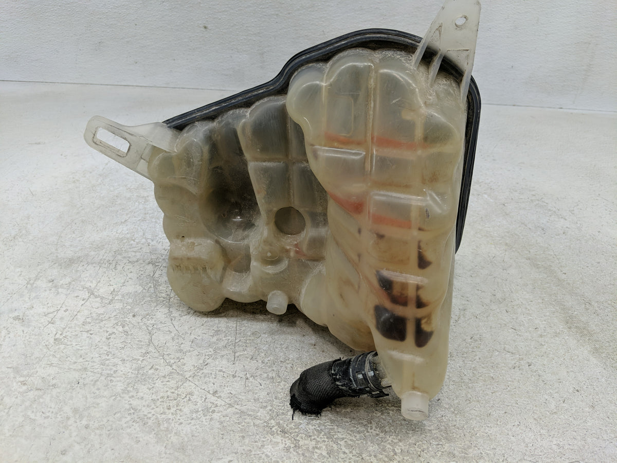 2010-2019 Jaguar Xj Radiator Coolant Overflow Expansion Tank Bottle 1313151 - Oemusedautoparts1.com