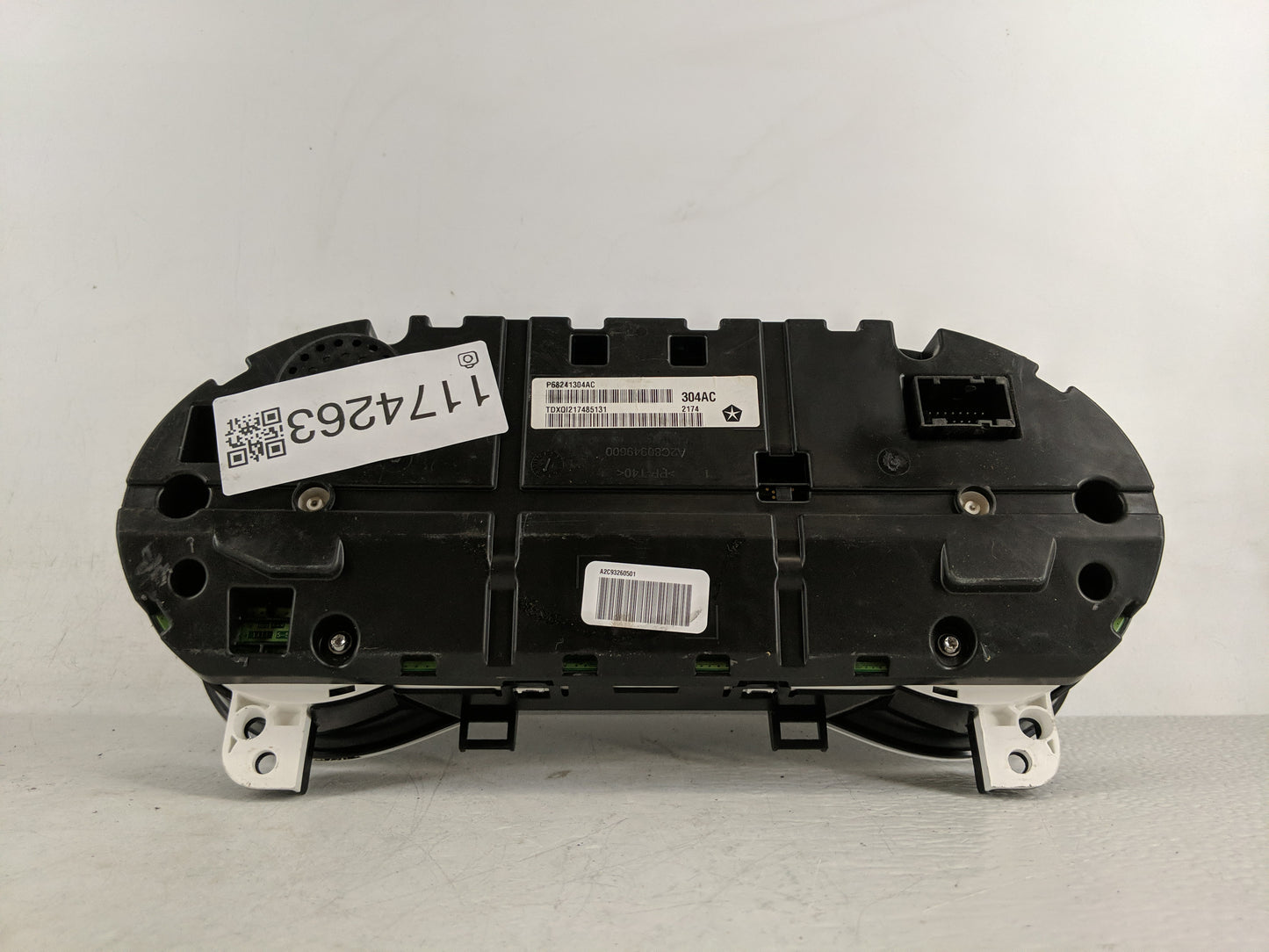 2015 Jeep Cherokee Instrument Cluster Speedometer Gauges P/N:P68241304AC Fits OEM Used Auto Parts - Oemusedautoparts1.com