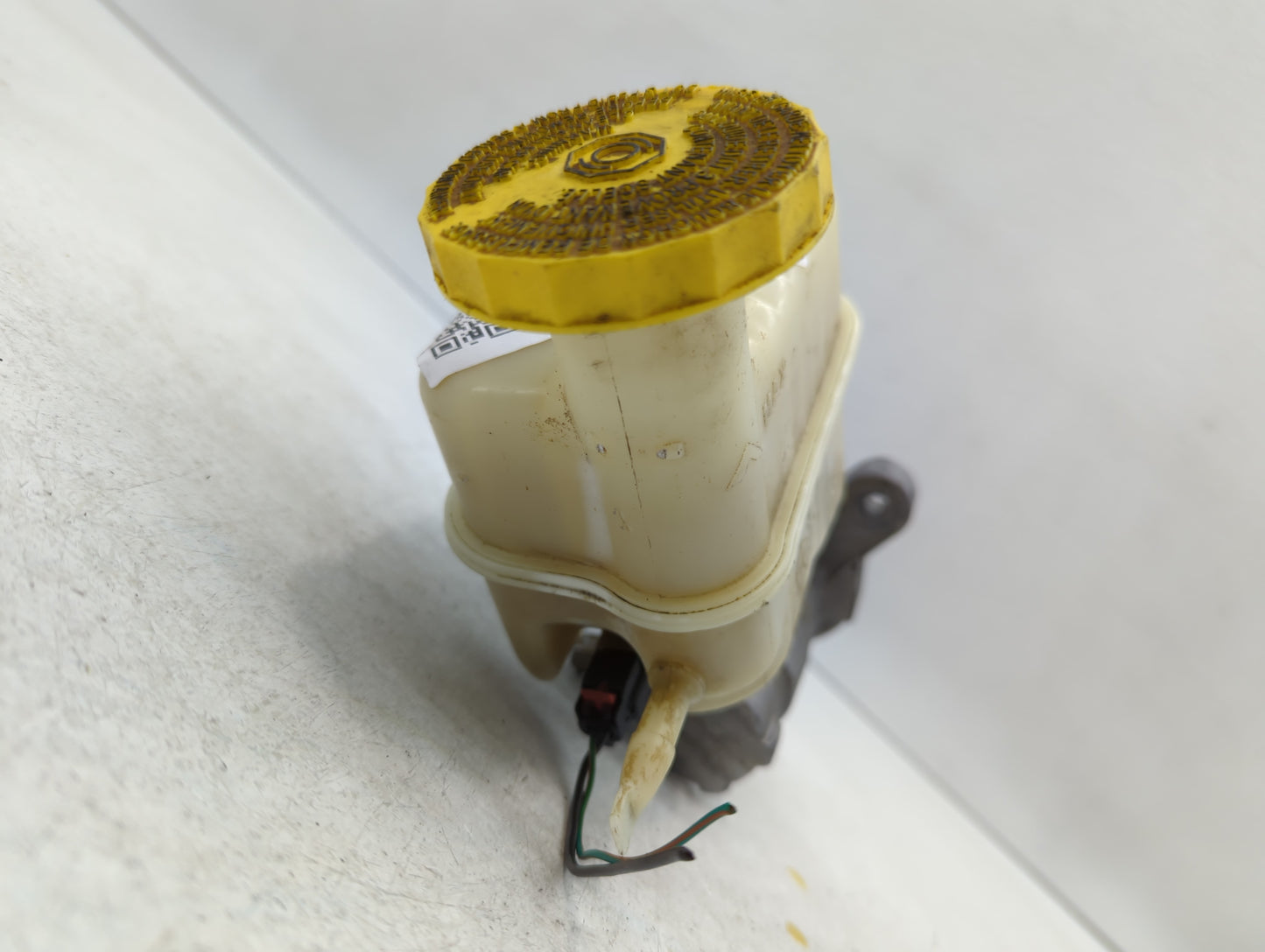 2014-2018 Jeep Cherokee Brake Master Cylinder - Oemusedautoparts1.com