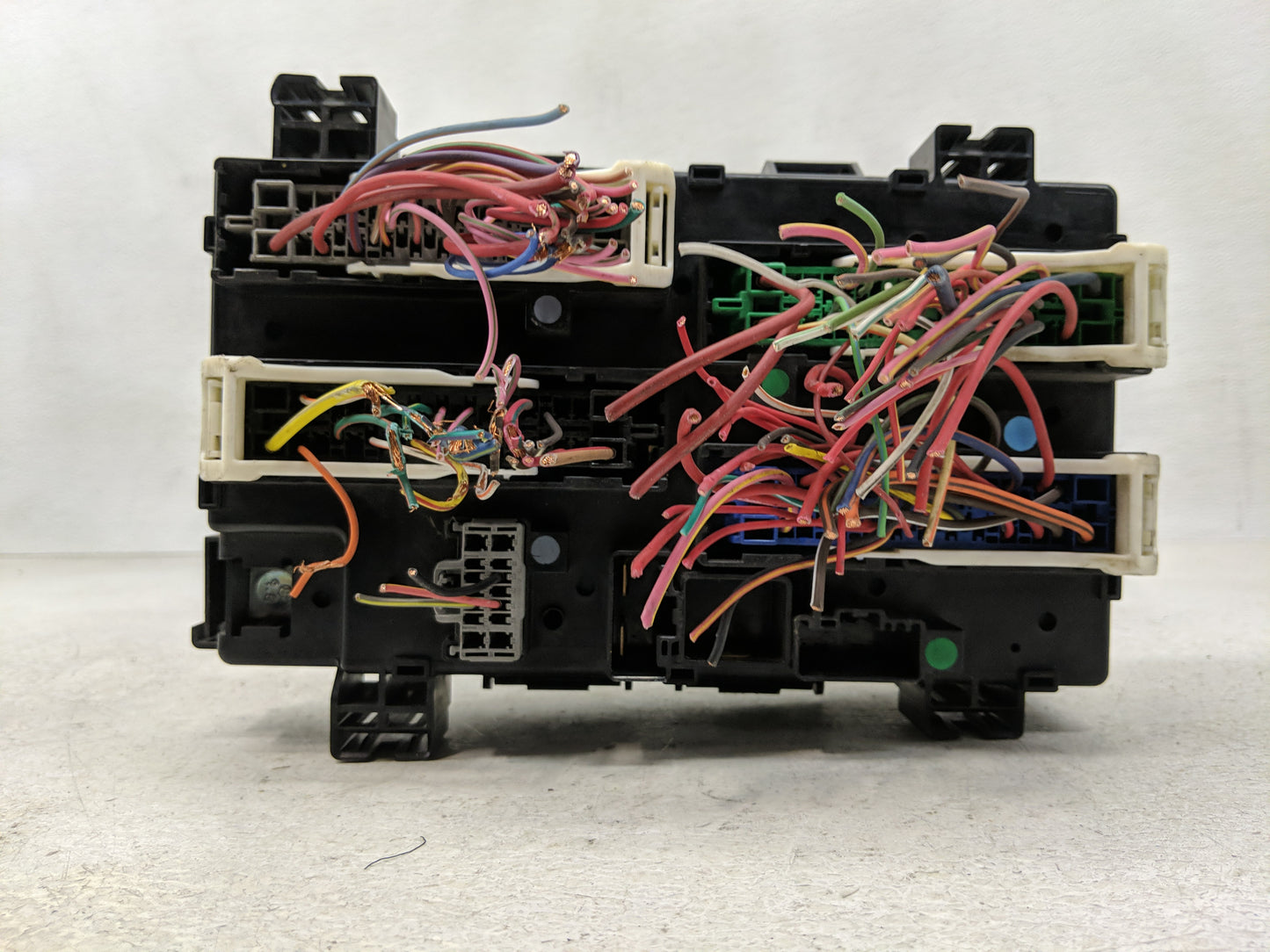 2015 Jeep Grand Cherokee Fusebox Fuse Box Panel Relay Module P/N:7140-1980-30 Fits OEM Used Auto Parts - Oemusedautoparts1.c