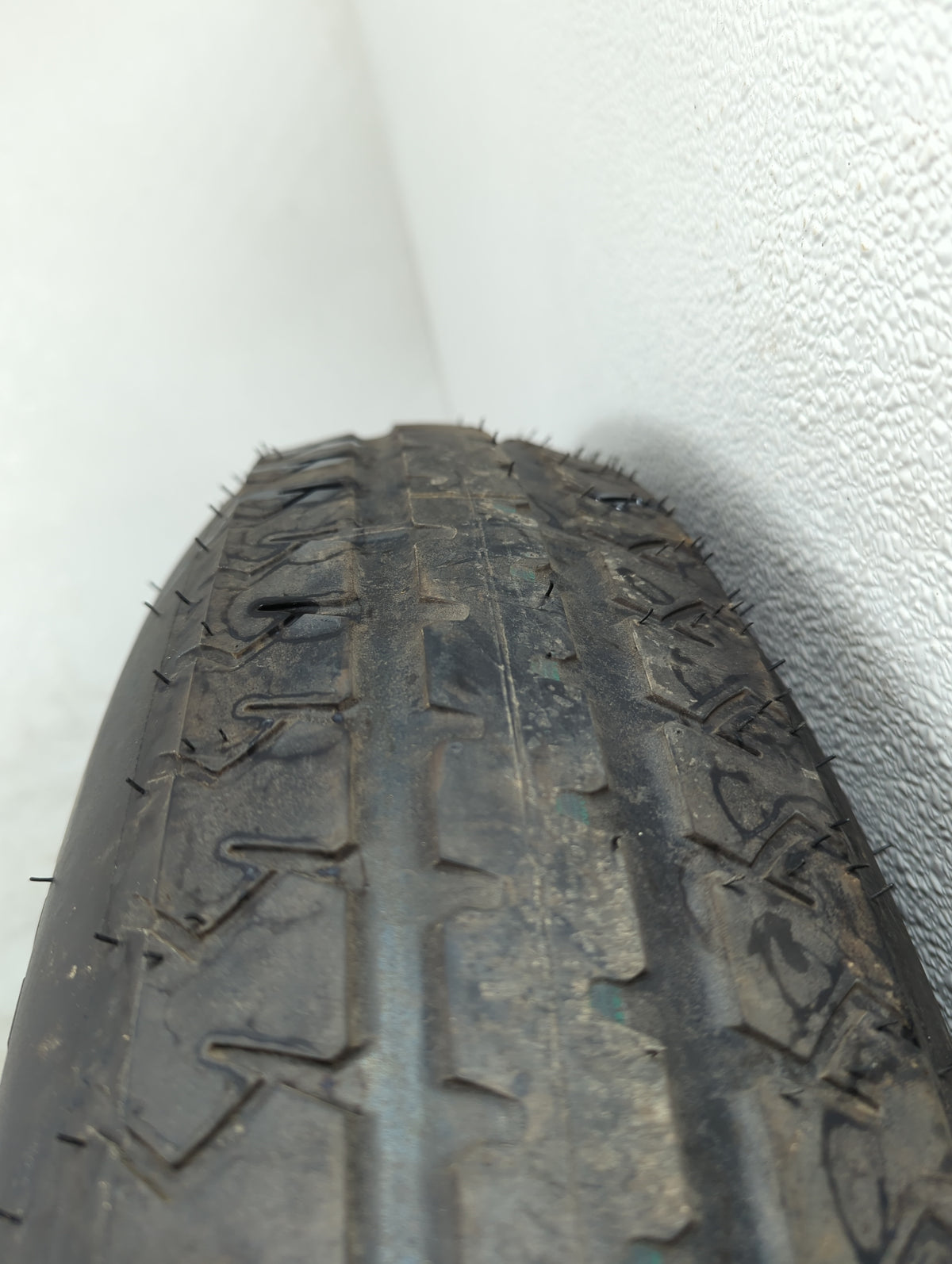 2014-2016 Jeep Grand Cherokee Spare Donut Tire Wheel Rim Oem - Oemusedautoparts1.com