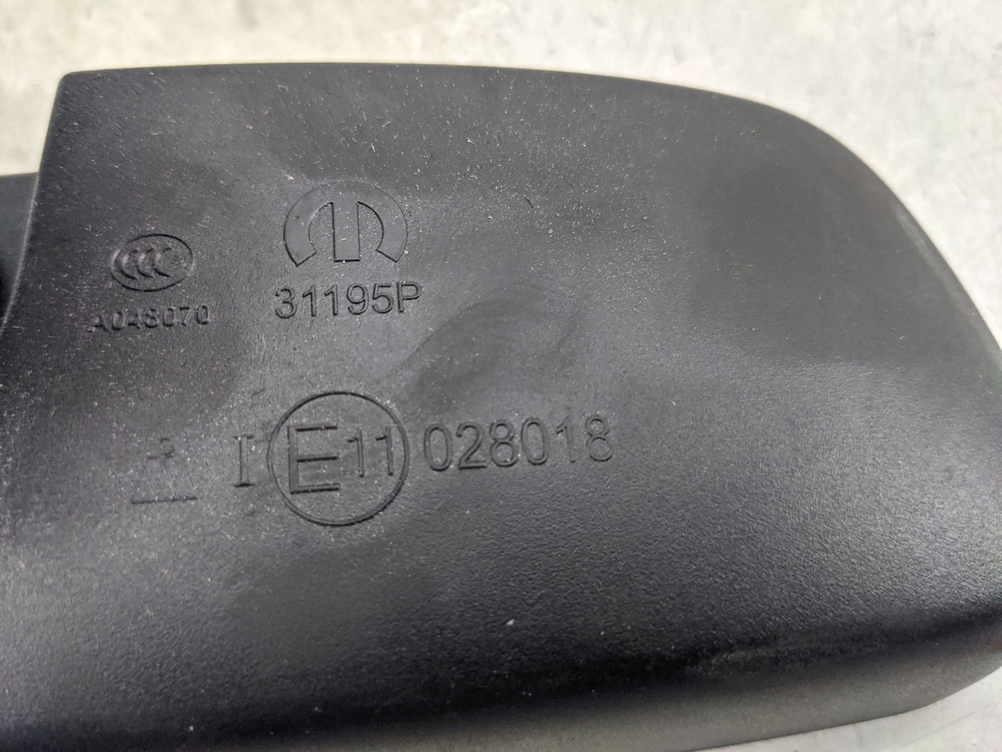 2014-2015 Jeep Grand Cherokee Interior Rear View Mirror Replacement OEM P/N:31195P A048070 Fits Fits 2014 2015 OEM Used Auto