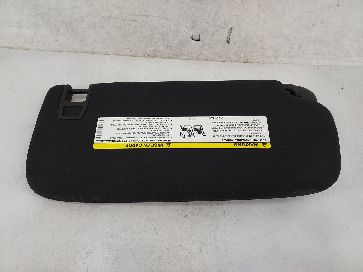 2014-2022 Jeep Grand Cherokee Sun Visor Shade Replacement Driver Left Mirror Fits OEM Used Auto Parts - Oemusedautoparts1.co