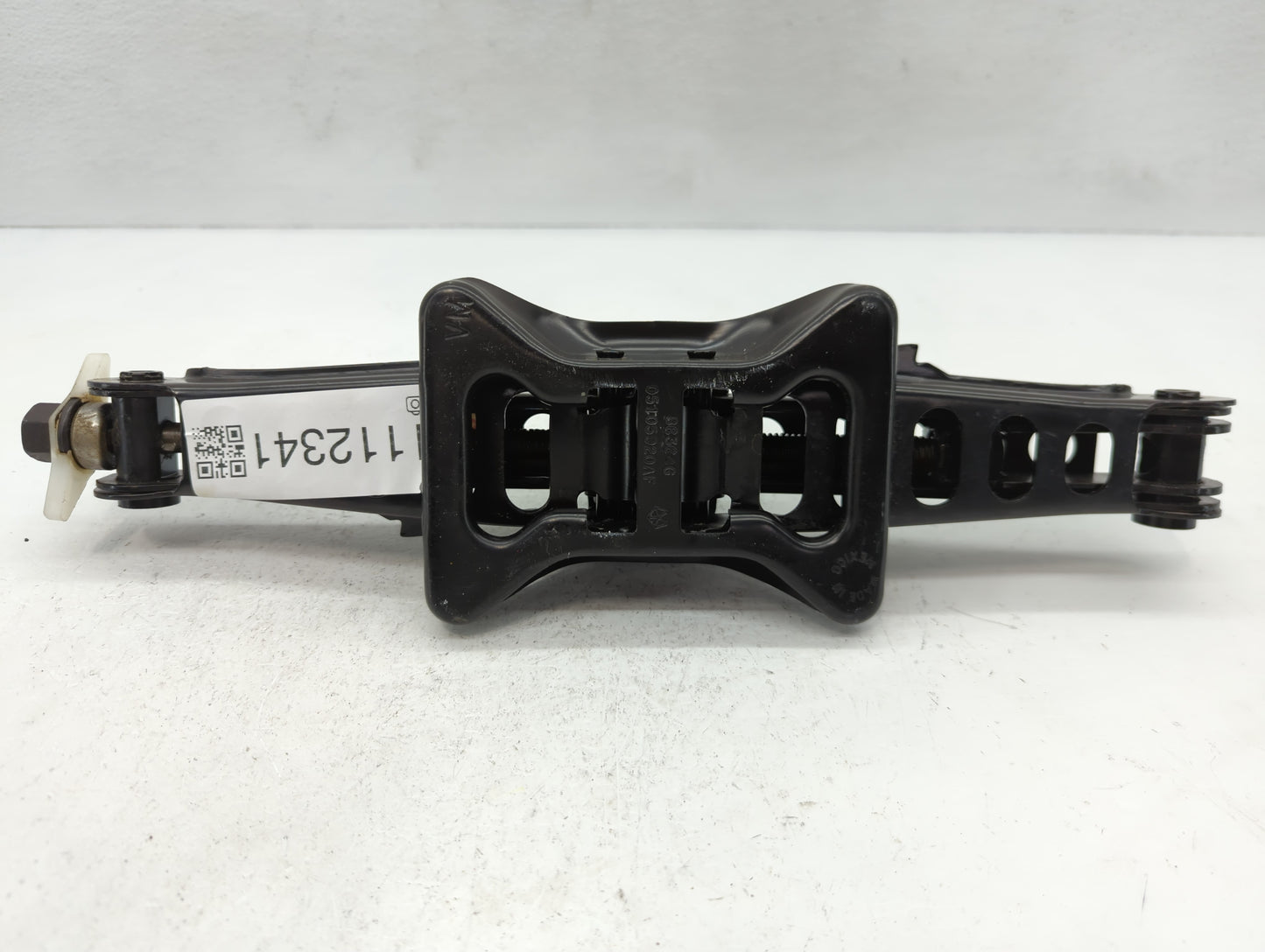 2015 Jeep Patriot Spare Scissor Car Jack 1112341 - Oemusedautoparts1.com