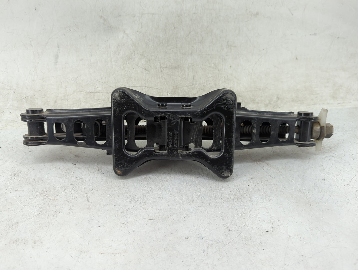 2015 Jeep Patriot Spare Scissor Car Jack Black - Oemusedautoparts1.com