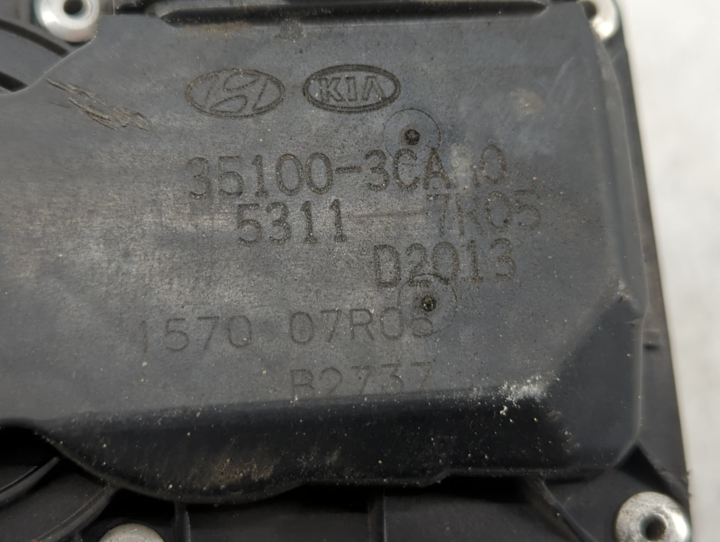 2014-2016 Kia Cadenza Throttle Body P/N:35100-3CAA0 Fits Fits 2012 2013 2014 2015 2016 2017 2018 OEM Used Auto Parts - Oemus