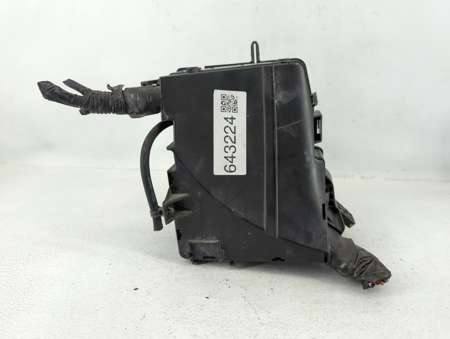 2014-2016 Kia Cadenza Fusebox Fuse Box Panel Relay Module P/N:91275-3R012 Fits Fits 2014 2015 2016 OEM Used Auto Parts - Oem
