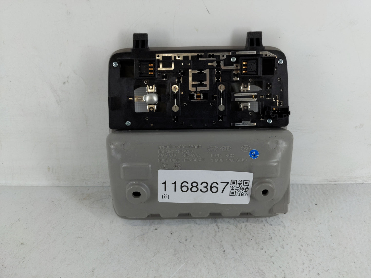 2014-2018 Kia Forte Overhead Roof Console 1168367 - Oemusedautoparts1.com
