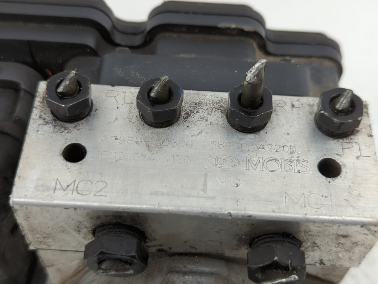 2014-2016 Kia Forte ABS Pump Control Module Replacement P/N:58900-A7200 58920-A7200 Fits Fits 2014 2015 2016 OEM Used Auto P